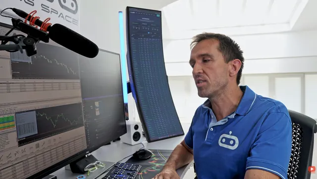 Still from Petko Aleksandrov's video review of Wim Schrynemakers' Expert Advisors